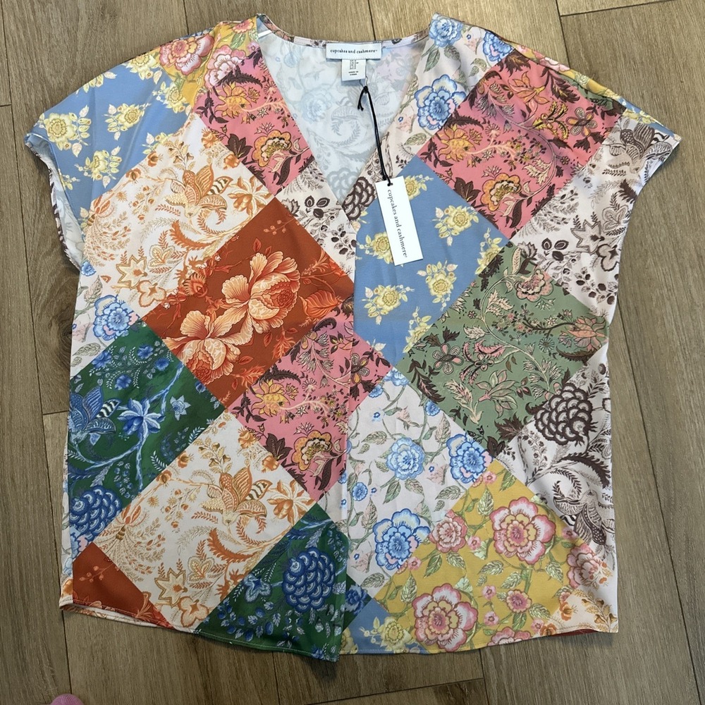 Cupcakes And Cashmere Floral Patch Work Rayon S/S Top Shirt Colorful Tropical Sm - Picture 2 of 7